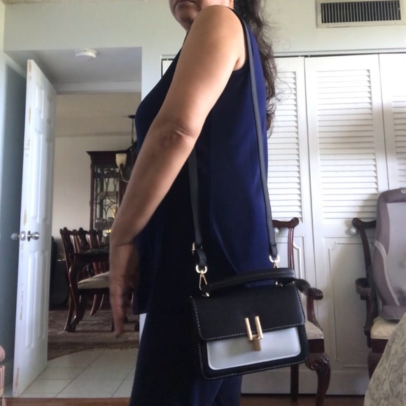 PU LEATHER HANDBAG. Size 200x90x130mm. BUY 2 ITEMS GET 50% ON THE 3RD ITEM - Picture 4 of 17